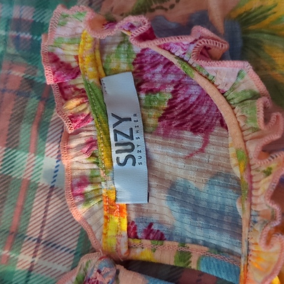 Top - Picture 2 of 2